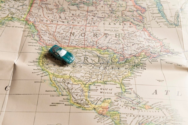 A map of the US-Mexico border highlighting drug seizure locations and transportation routes used by cartels.